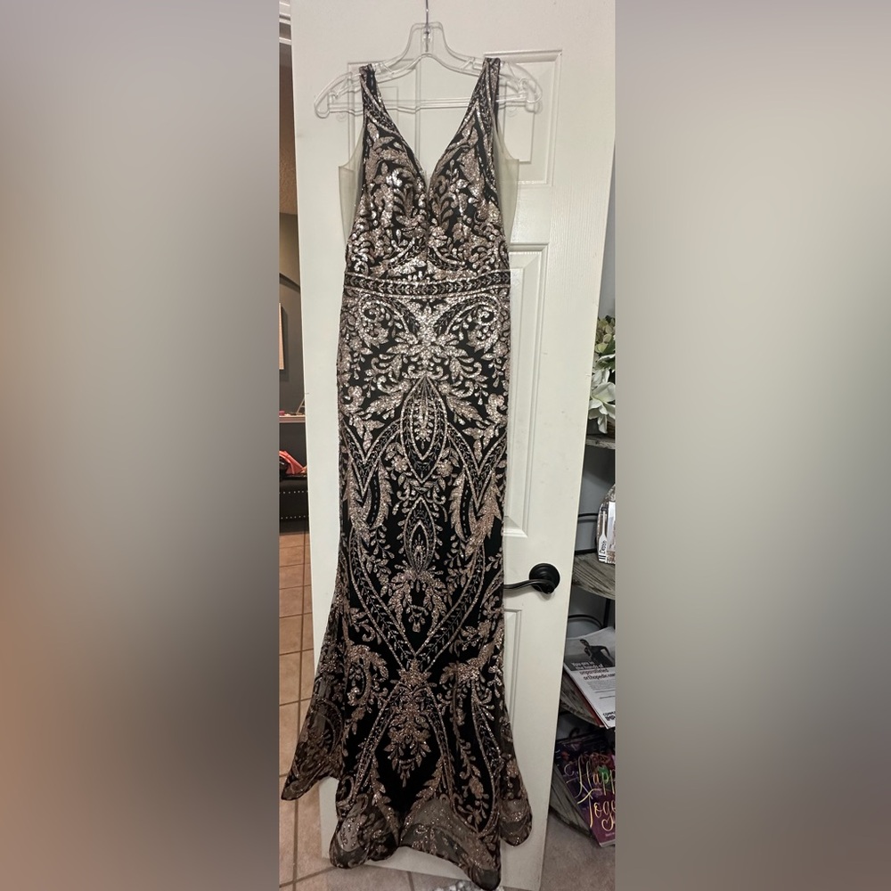 Beautiful gown, formal dress. Gold and black.